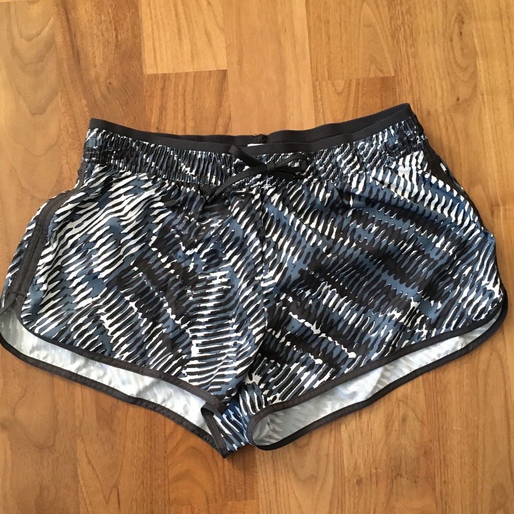 H&M grey, white & black girls shorts